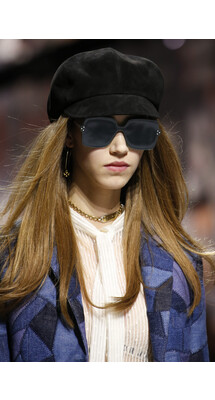 Details Christian Dior , Details Dior Fall 2018 Ready-to-Wear , Детали показа Кристиан Диор , Детали показа Диор осень зима 2018 , Fashion show , неделя моды в Париже , PFW , Мария Грация Кьюри , Mainstyles